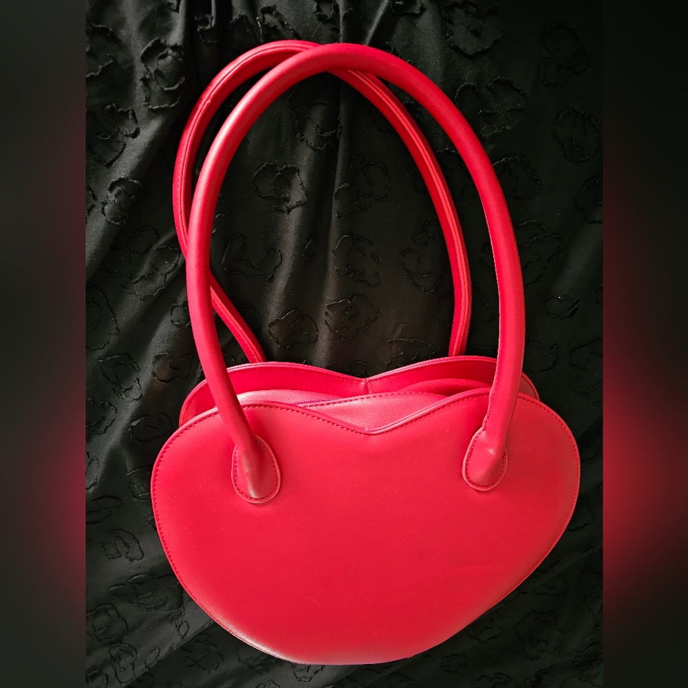 Red Heart Purse NWOT